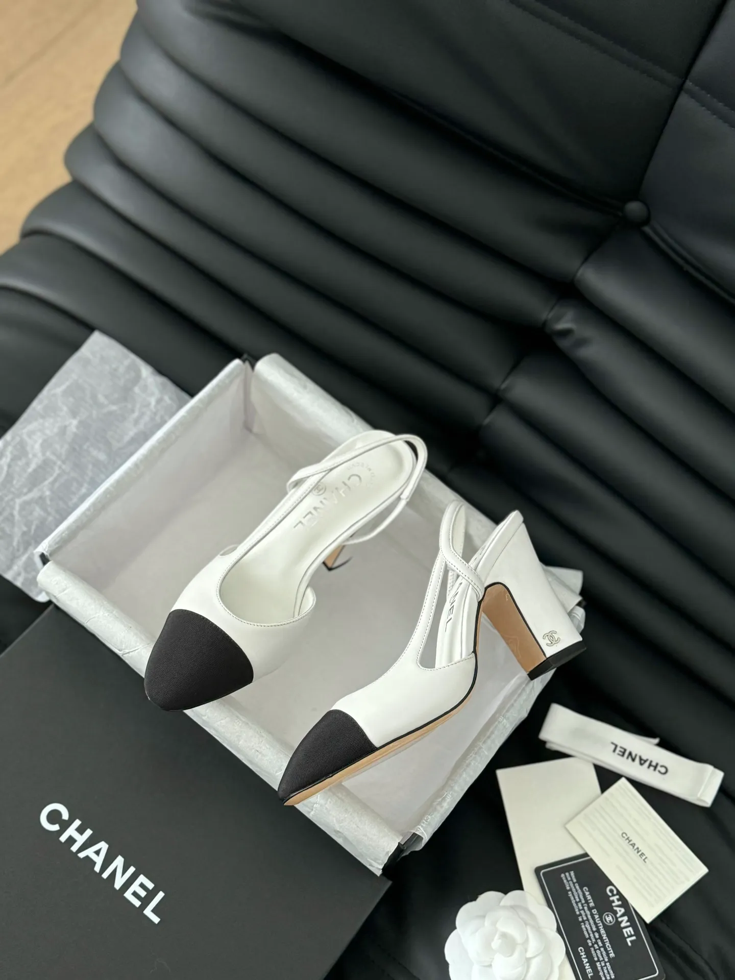 Factory direct sales p500🐘🐘Women's shoes, women's clothing, Chanel classic slingback sandals, I have been making this model for the past few years. This year, we will re-purchase the version and make a detailed copy again. I found that the upper lines and body comfort of the new version have been slightly adjusted! The brand won't say anything because the overall appearance difference is not big and it doesn't affect wearing. All colors now produced are produced according to the latest styles! What you buy is the latest classic model from the counter, made of imported mixed sheepskin surface material, imported mixed sheepskin, and Italian imported cowhide leather soles! High heels 6.5cm Size:35-39 Other sizes can be customized